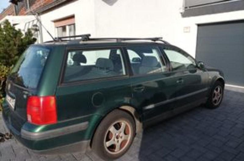 Grün Gebraucht 2000 VW Passat Kombi | 550 € (Superpreis) - Bild 1/4