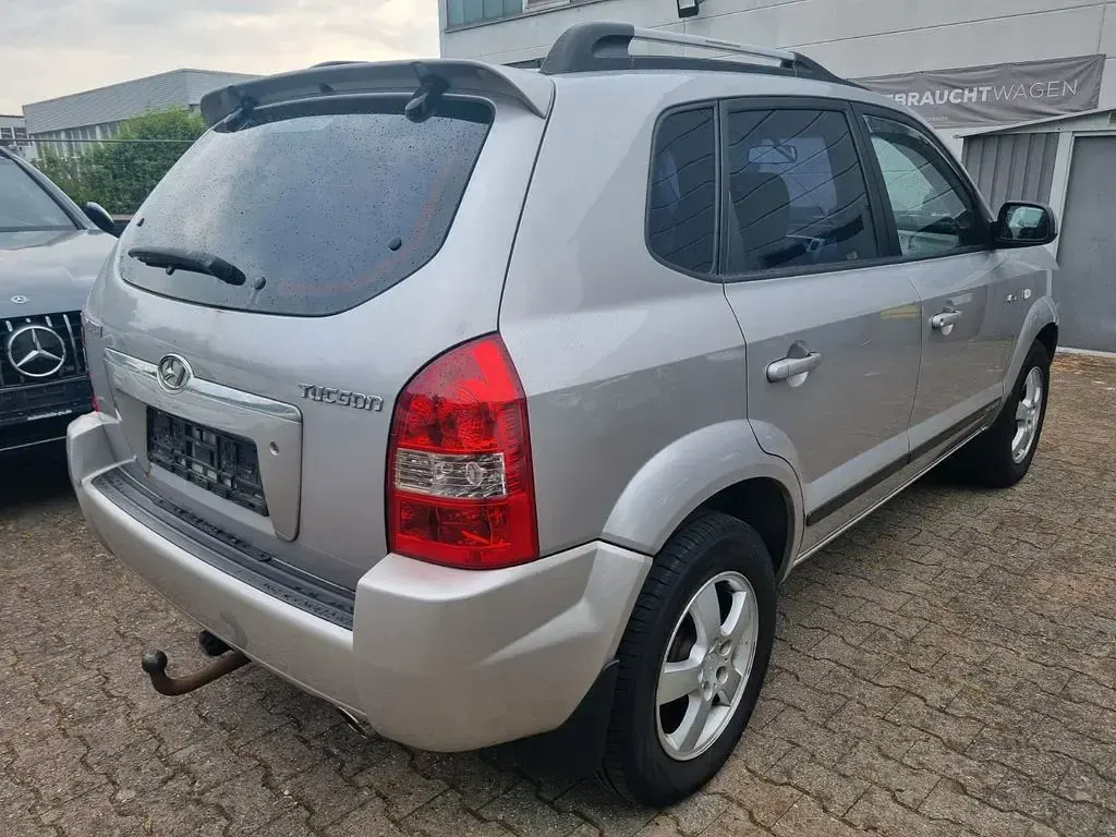 Gebraucht Hyundai Tucson GLS 141 PS (103 kW) 2005 Warm silver SUV