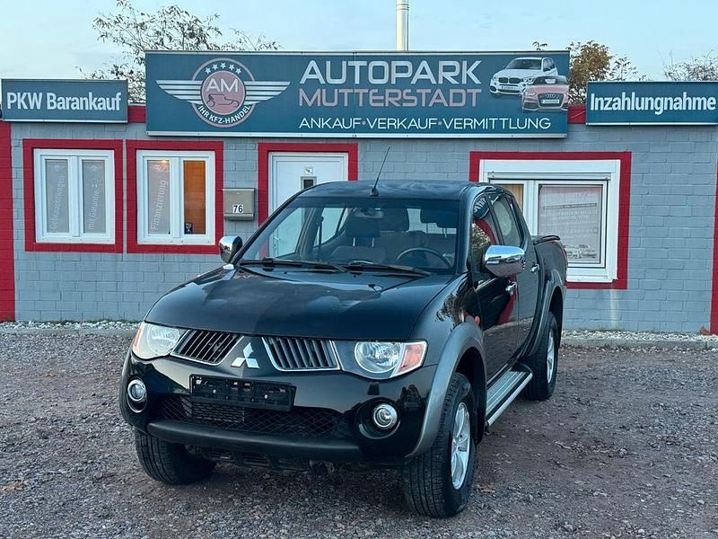 Schwarz Gebraucht 2010 Mitsubishi L200 Abholung | 17.500 € - Bild 1/4