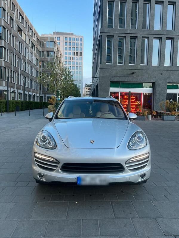 Silber Gebraucht 2010 Porsche Cayenne SUV | 16.500 € (Etwas zu teuer) - Bild 1/4