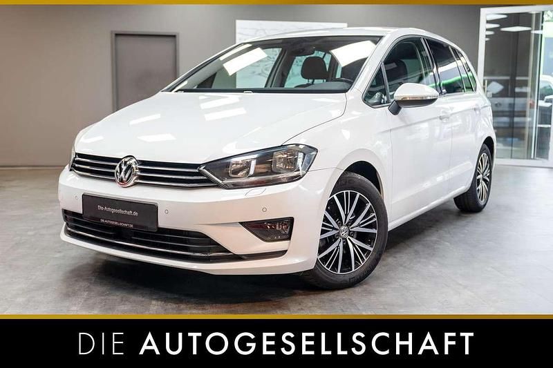 Weiß Gebraucht 2017 VW Golf Sportsvan Allstar Van / Kleinbus | 17.990 € (Fairer Preis) - Bild 1/2