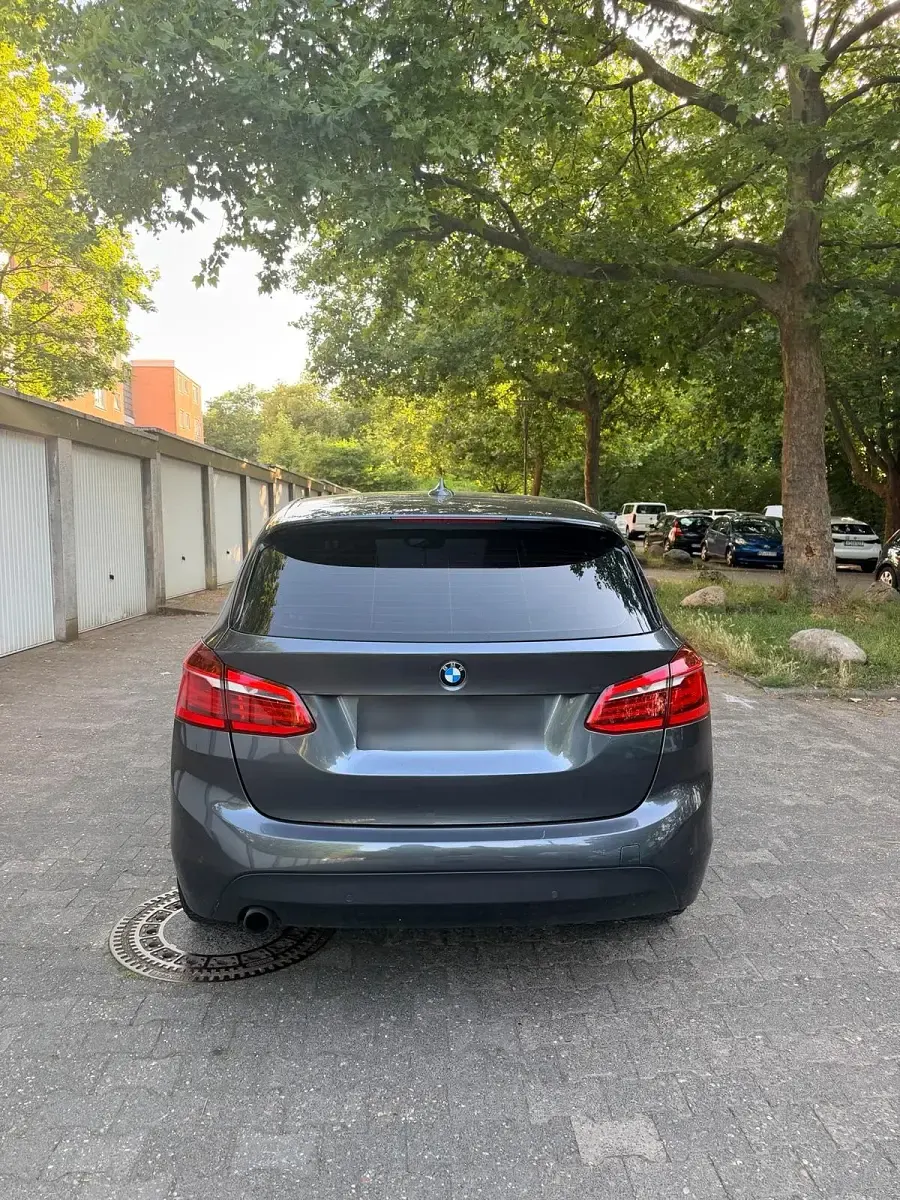 Gebraucht BMW 218 Active Tourer 136 PS (100 kW) 2017 Grau Van / Kleinbus