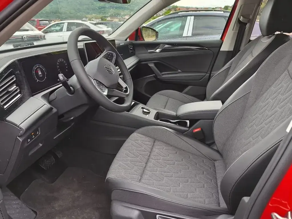 Neu VW Tiguan Life 150 PS (110 kW) 2026 Rot SUV