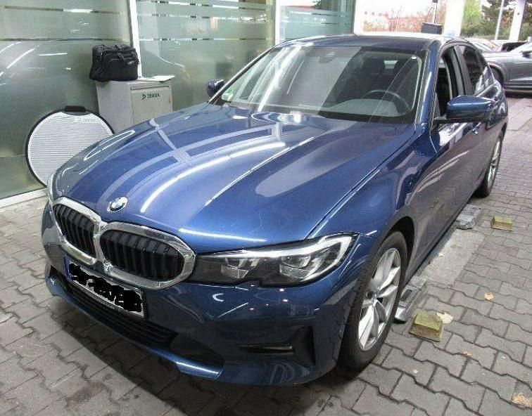 Gebraucht BMW 330 Advantage 265 PS (194 kW) 2020 Blau Limousine