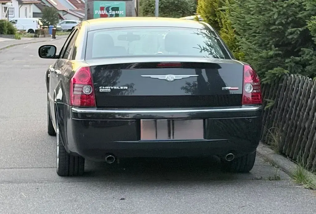 Gebraucht Chrysler 300C 218 PS (160 kW) 2010 Schwarz Limousine