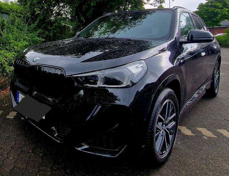 Schwarz Gebraucht 2024 BMW X1 SUV | 39.950 € (Guter Preis) - Bild 1/4