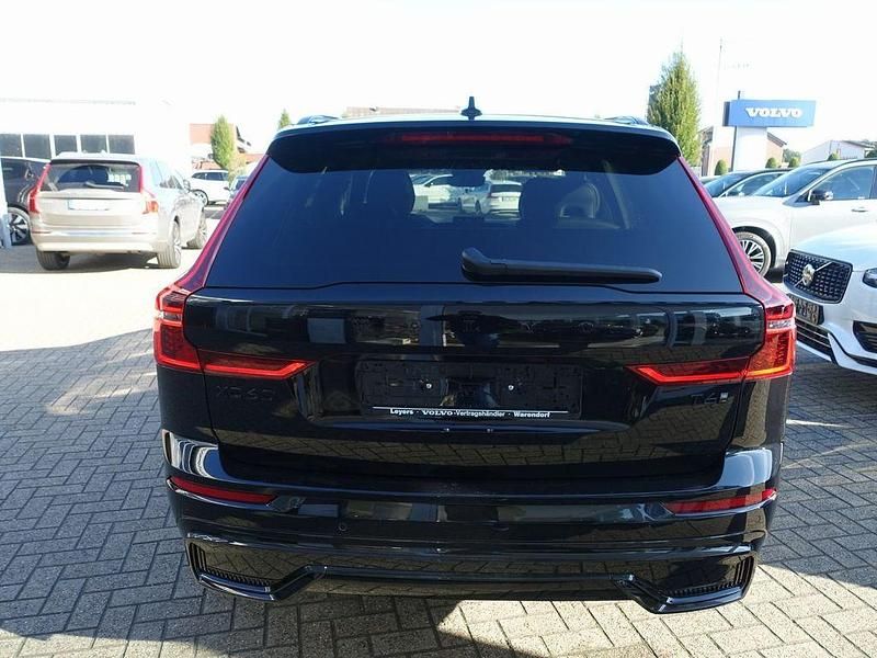 Neu Volvo XC60 Plus 398 PS (292 kW) 2025 Schwarz SUV