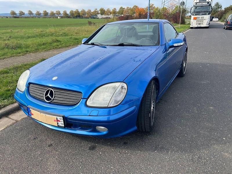 Blau Gebraucht 2001 Mercedes SLK320 Cabrio | 9.990 € (Fairer Preis) - Bild 1/4