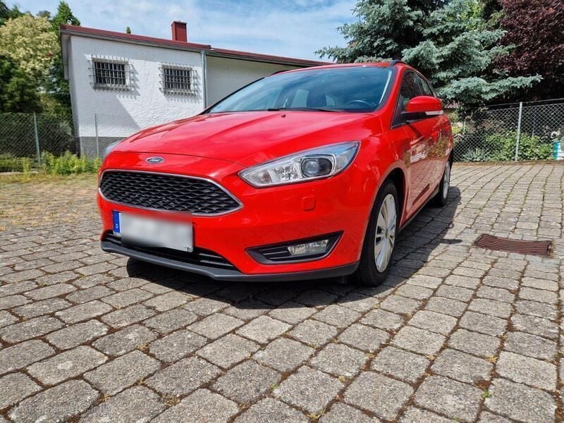 Rot Gebraucht 2015 Ford Focus Business Edition Kombi | 6.400 € (Fairer Preis) - Bild 1/4