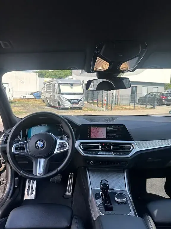 Gebraucht BMW 330 M Sport 258 PS (189 kW) 2019 Grau Limousine