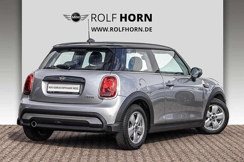 Gebraucht Mini Cooper Essential 136 PS (100 kW) 2023 Melting silver iii metallic Kleinwagen
