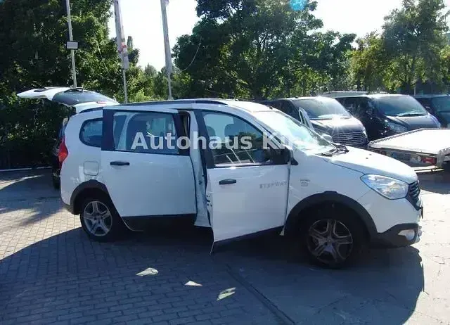 Gebraucht Dacia Lodgy Stepway 116 PS (85 kW) 2019 Gletscherweiss Van / Kleinbus