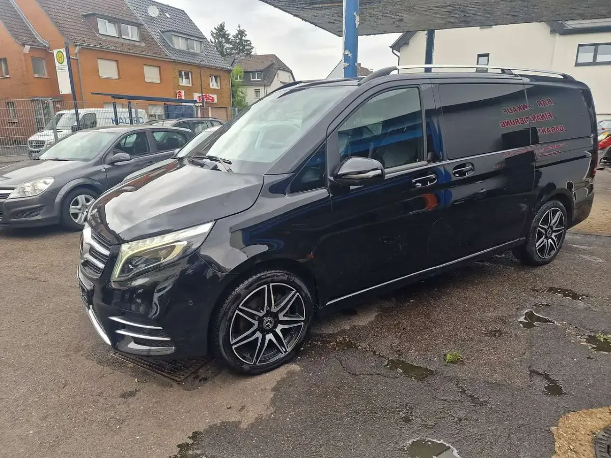 Gebraucht Mercedes V200 Edition 190 PS (139 kW) 2019 Obsidianschwarz metallic Van / Kleinbus