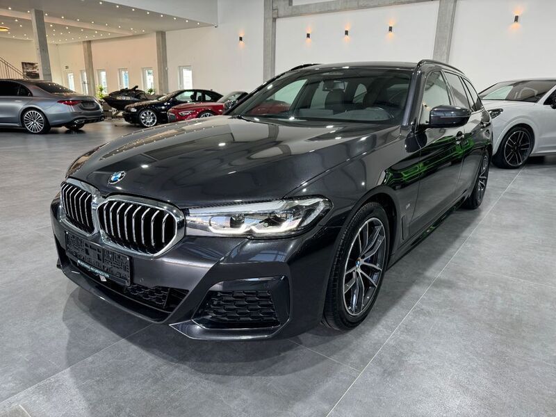 Sophistograu brillanteffekt Gebraucht 2021 BMW 530 M Sport Kombi | 42.450 € (Etwas zu teuer) - Bild 1/4