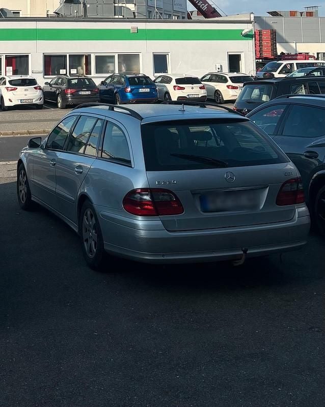 Gebraucht Mercedes E220 170 PS (125 kW) 2007 Silber Kombi