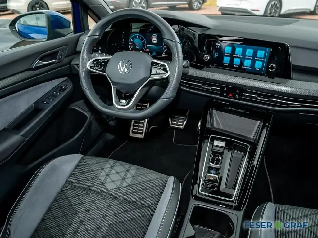 Gebraucht VW Golf VIII R-line 190 PS (139 kW) 2024 Lapiz blue metallic Limousine