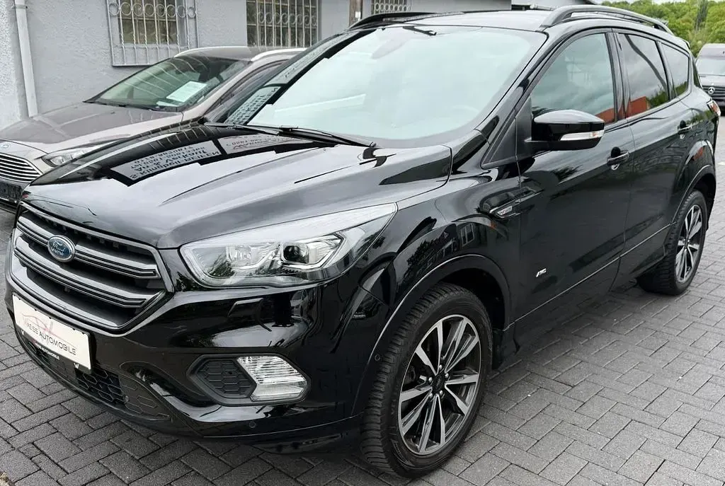 Gebraucht Ford Kuga ST-Line 175 PS (128 kW) 2018 Schwarz SUV
