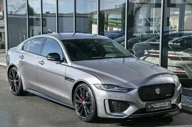 Gebraucht Jaguar XE R-Dynamic 250 PS (183 kW) 2023 Eiger grey metallic Limousine