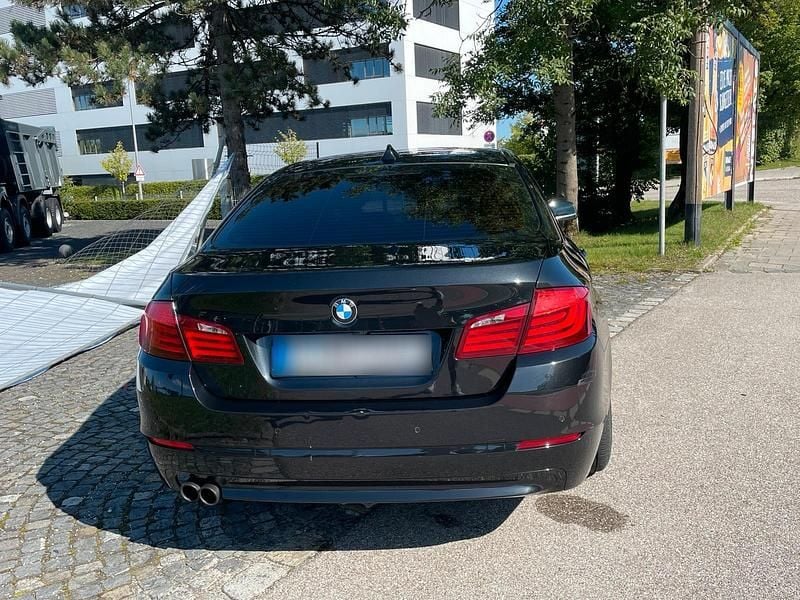 Second-hand BMW 523 204 CP (150 kW) 2010 Negru Berlinǎ