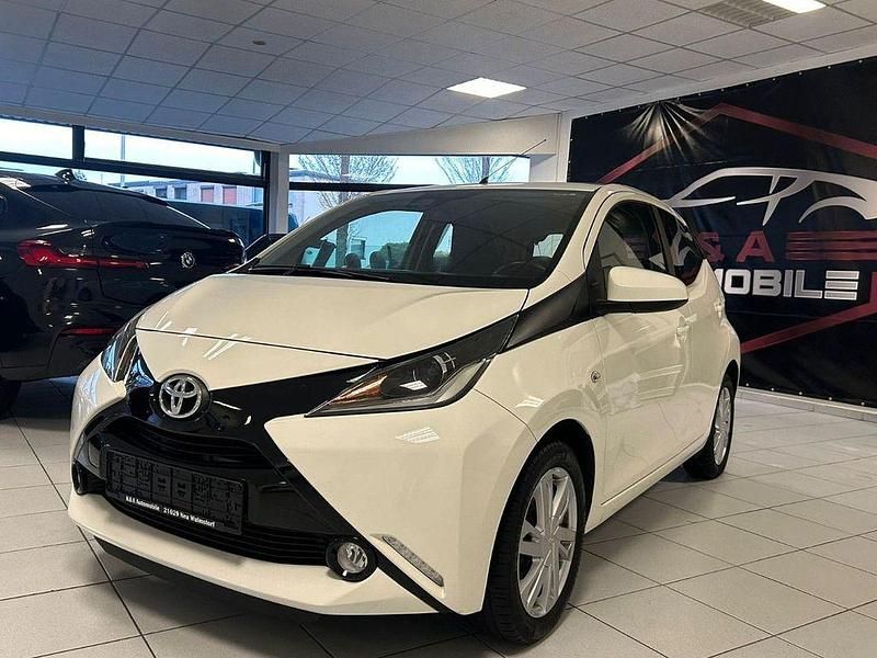 Gebraucht Toyota Aygo Edition-S 69 PS (50 kW) 2017 Weiß Kleinwagen