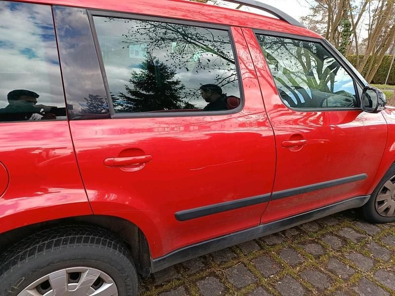 Gebraucht Skoda Yeti 105 PS (77 kW) 2010 Rot SUV