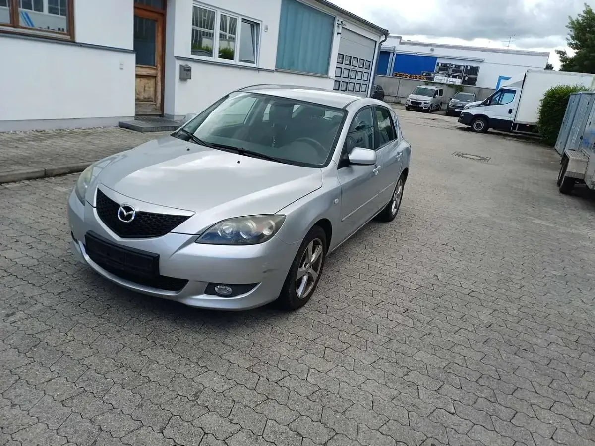 Gebraucht Mazda 3 Active 105 PS (77 kW) 2006 Satinsilber metallic Kleinwagen