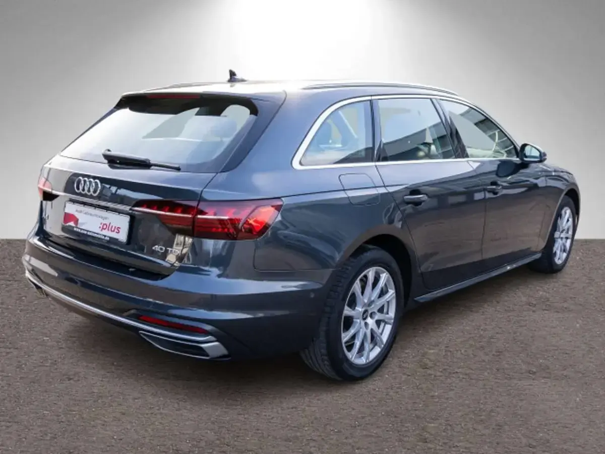 Second-hand Audi A4 Advanced Plus 204 CP (150 kW) 2023 Gri Break