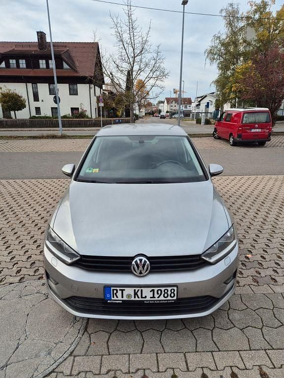 Silber Gebraucht 2015 VW Golf Sportsvan Trendline Van / Kleinbus | 11.900 € (Teuer) - Bild 1/4