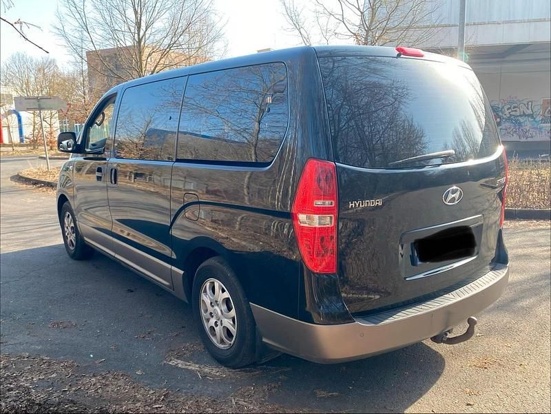 Gebraucht Hyundai H-1 170 PS (125 kW) 2015 Schwarz Van / Kleinbus