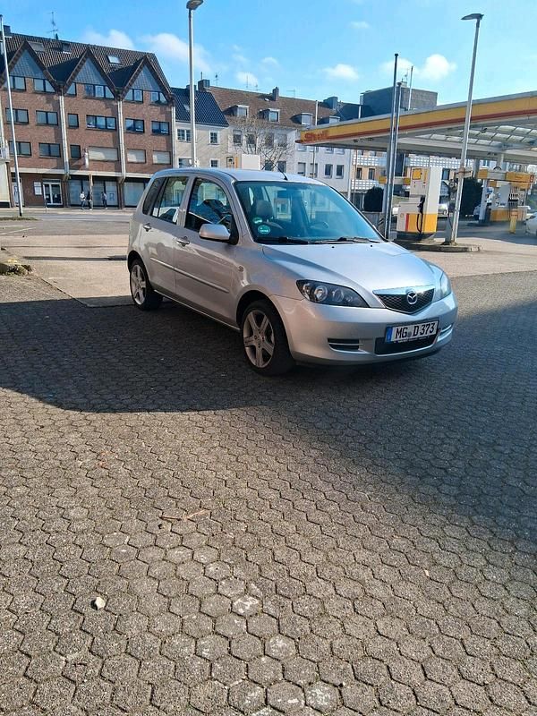 Gebraucht Mazda 2 70 PS (51 kW) 2006 Grau Kleinwagen