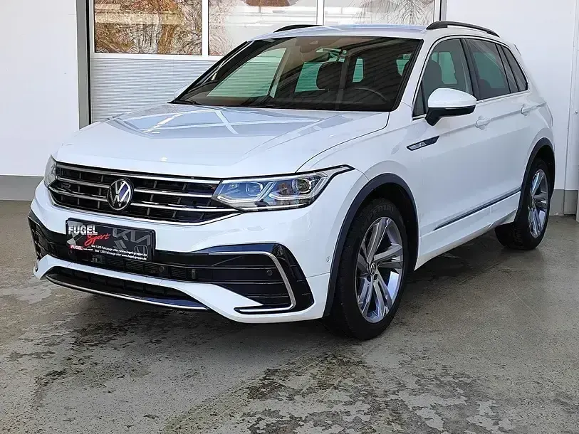 Gebraucht VW Tiguan R-line 150 PS (110 kW) 2023 Pure white SUV