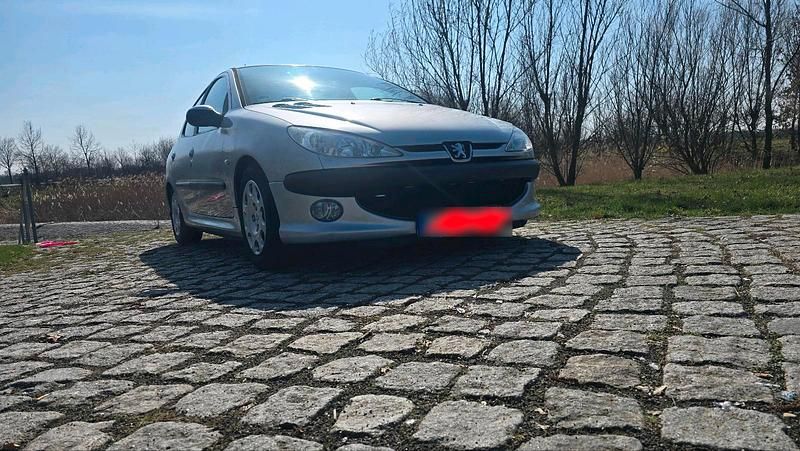 Gebraucht Peugeot 206 88 PS (64 kW) 2006 Silber Kleinwagen