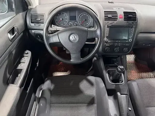 Gebraucht VW Golf VI Trendline 102 PS (75 kW) 2009 Platinum grey Kleinwagen