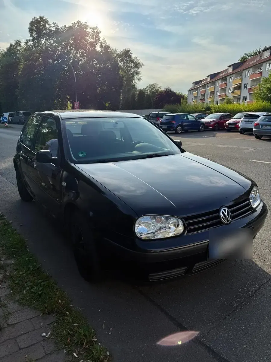 Gebraucht VW Golf IV 75 PS (55 kW) 2001 Schwarz Limousine