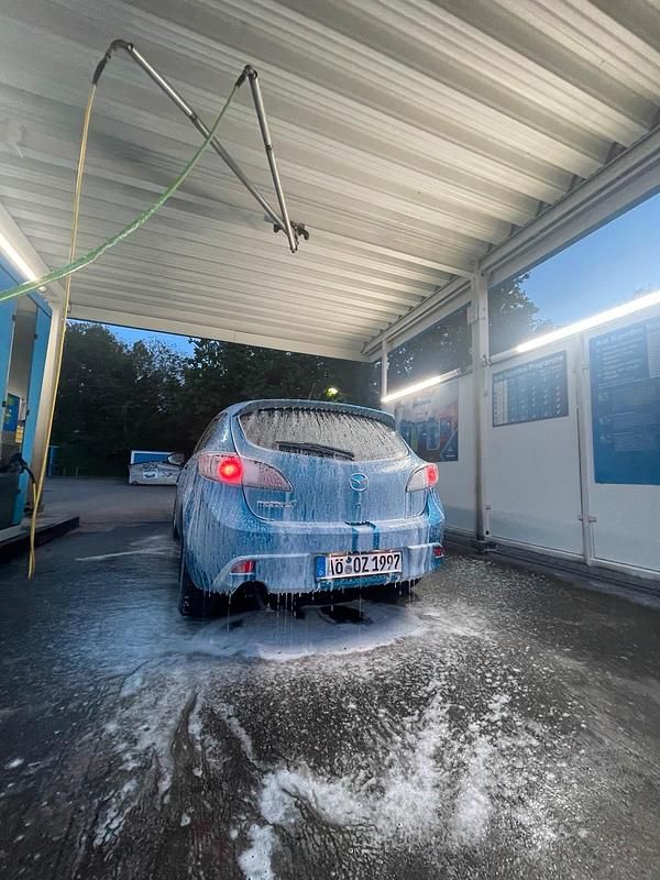 Blau Gebraucht 2009 Mazda 3 Kleinwagen | 4.299 € (Fairer Preis) - Bild 1/4