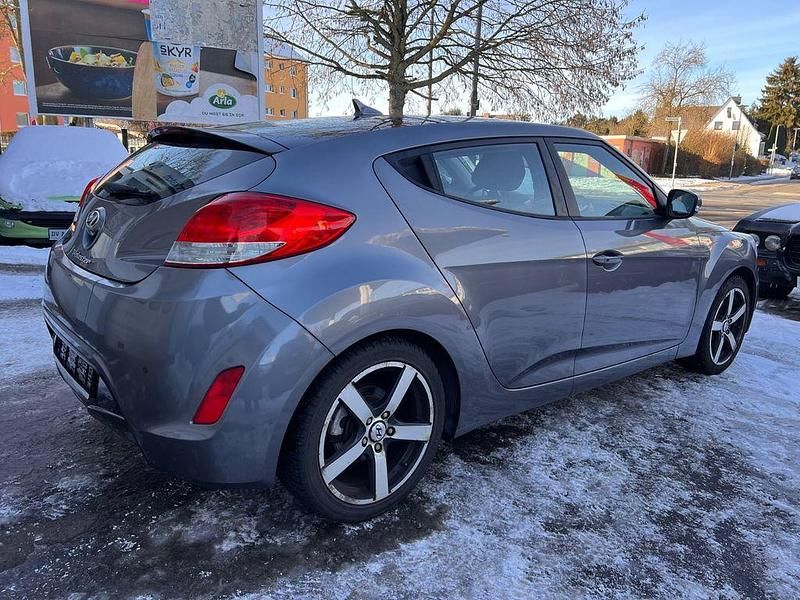 Gebraucht Hyundai Veloster Style 140 PS (102 kW) 2012 Silber Kleinwagen