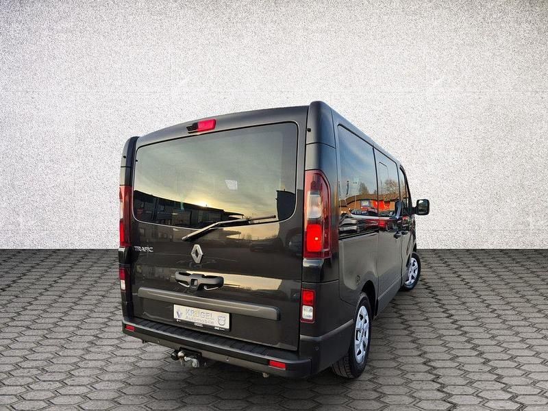 Gebraucht Renault Trafic Life 150 PS (110 kW) 2022 Schwarz Van / Kleinbus