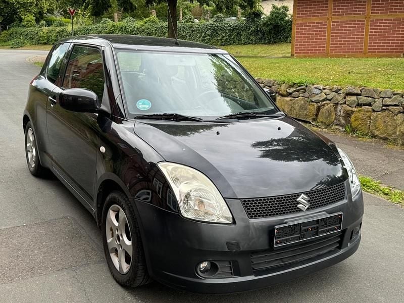 Usado Suzuki Swift 92 CV (67 kW) 2007 Negro Utilitario