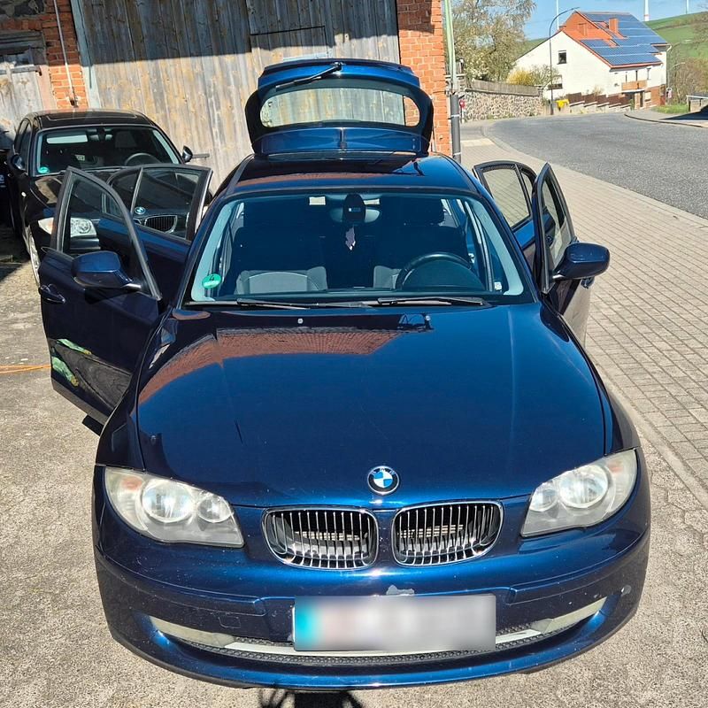 Second-hand BMW 118 85 CP (62 kW) 2010 Albastru Hatchback