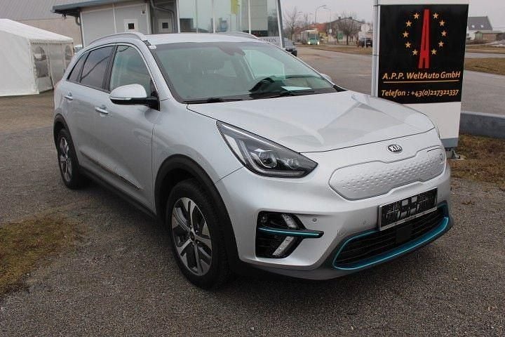 Grau Gebraucht 2021 Kia e-Niro Gold SUV | 15.600 € (Fairer Preis) - Bild 1/4