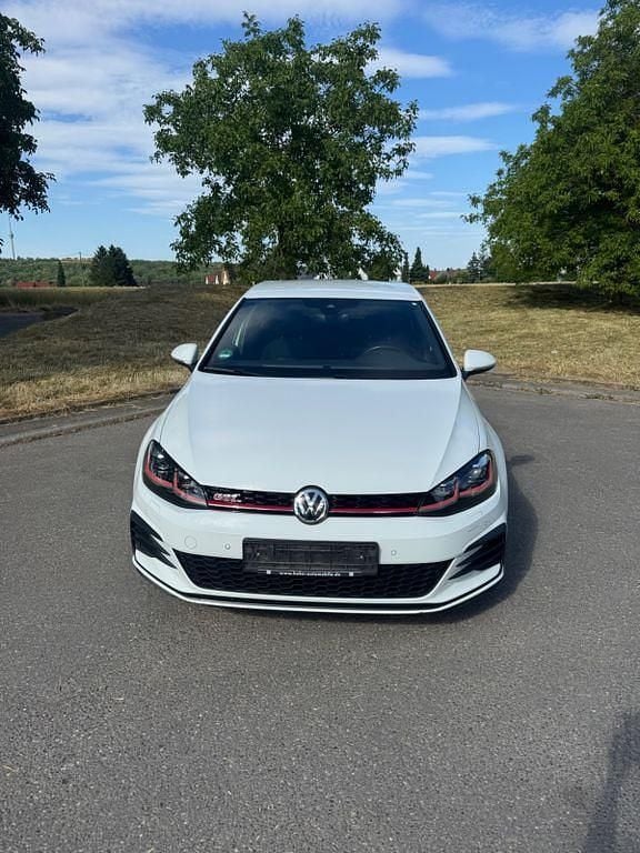 Weiß Gebraucht 2017 VW Golf VII GTI Limousine | 17.950 € (Guter Preis) - Bild 1/4