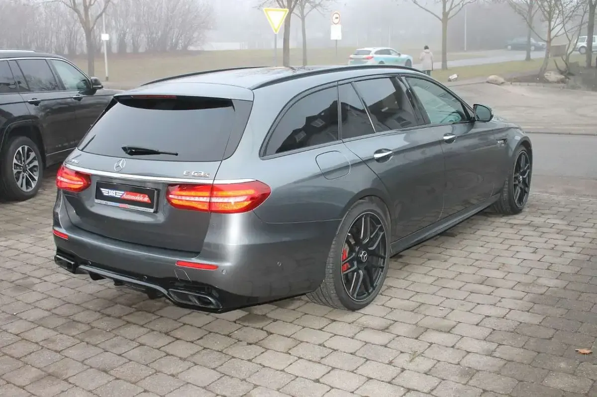 Gebraucht Mercedes E63S AMG AMG 612 PS (450 kW) 2018 Grau Limousine