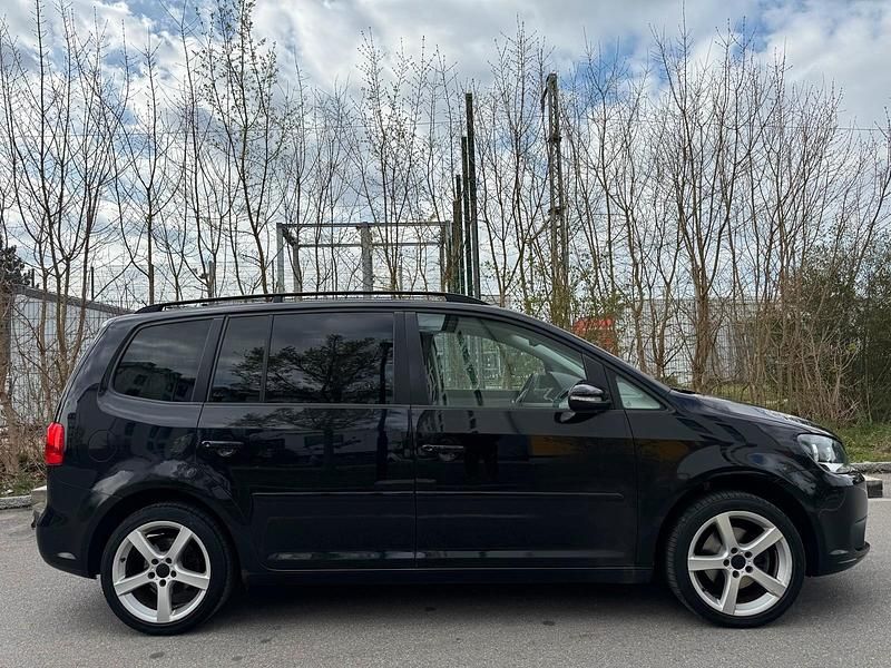 Gebraucht VW Touran 105 PS (77 kW) 2012 Schwarz Van / Kleinbus