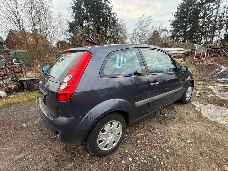 Gebraucht Ford Fiesta 69 PS (50 kW) 2007 Blau Kleinwagen