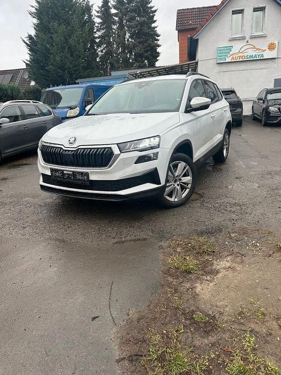Weiß Gebraucht 2022 Skoda Karoq SUV | 21.999 € (Fairer Preis) - Bild 1/4