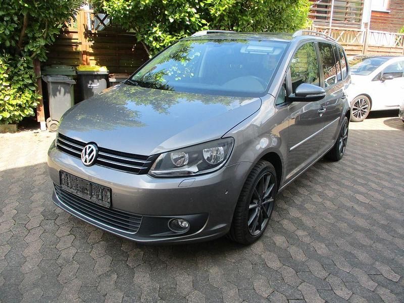 Grau Gebraucht 2011 VW Touran Highline Van / Kleinbus | 6.999 € (Guter Preis) - Bild 1/4