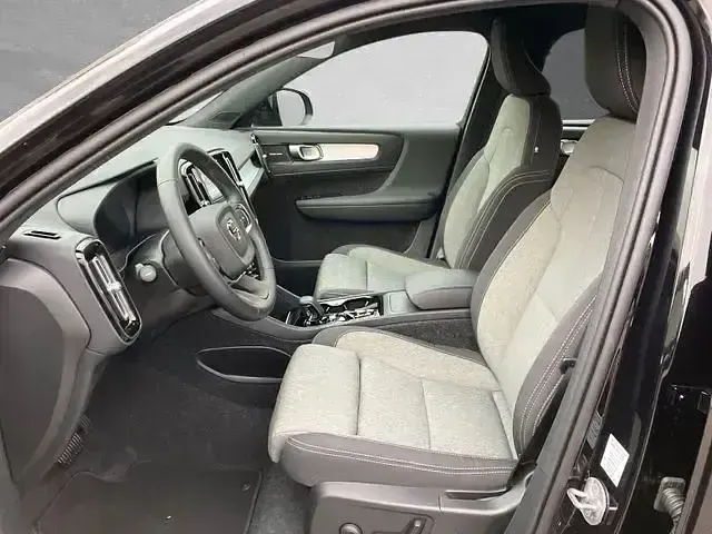 Gebraucht Volvo XC40 Plus 163 PS (119 kW) 2024 Schwarz SUV
