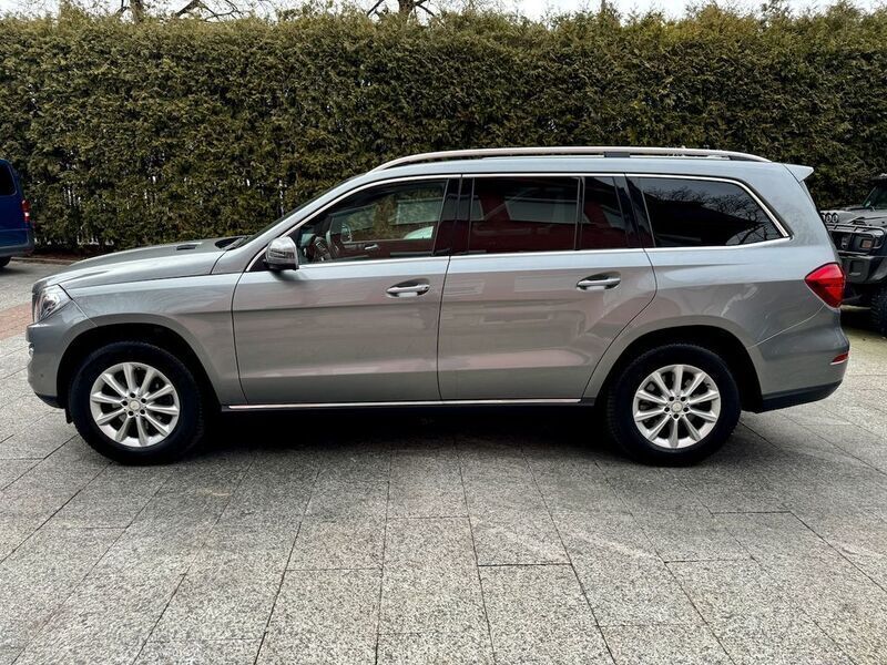 Grau Gebraucht 2013 Mercedes GL350 SUV | 35.980 € (Fairer Preis) - Bild 1/4