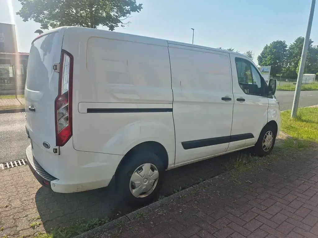 Gebraucht Ford Transit Custom Trend 140 PS (102 kW) 2021 Weiss Limousine