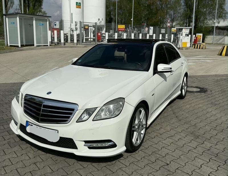 Gebraucht Mercedes E350 Avantgarde 265 PS (194 kW) 2011 Weiß Limousine